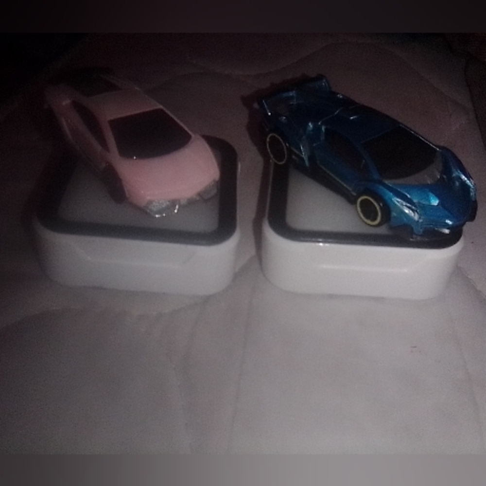 Lambo Hotwheels - Picture 8 of 11